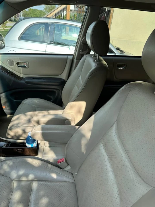 2002 Toyota Highlander - Image 5 of 10