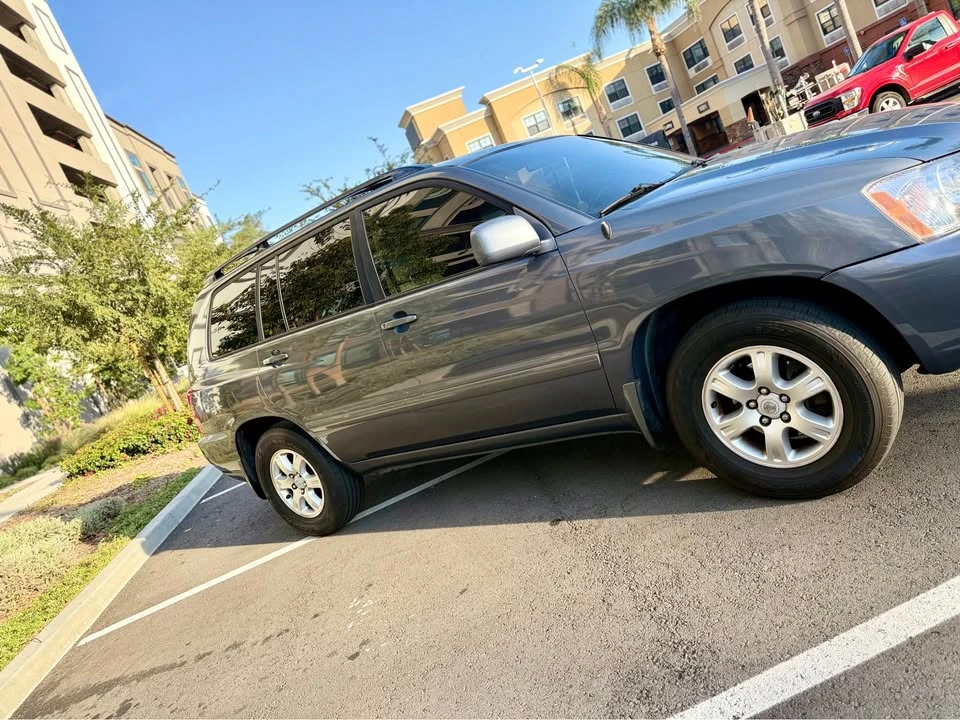 2002 Toyota Highlander - Image 5 of 11