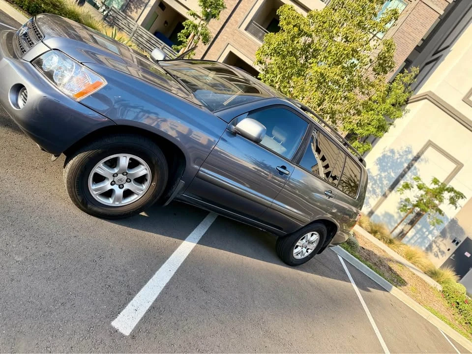 2002 Toyota Highlander - Image 2 of 11