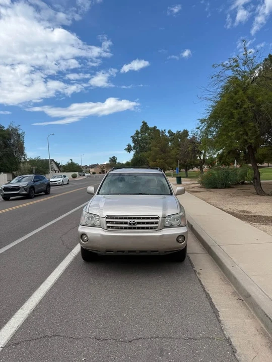 2002 Toyota Highlander - Image 2 of 8