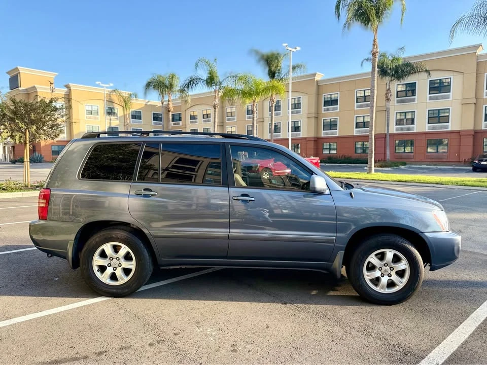 2002 Toyota Highlander - Image 4 of 11