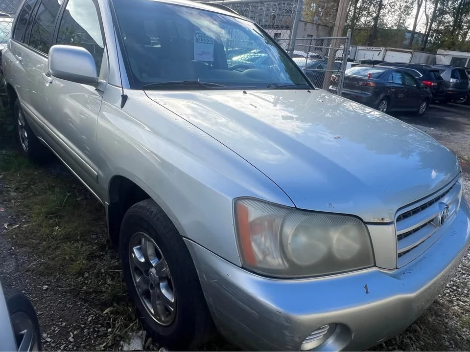 2002 Toyota Highlander - Image 2 of 3