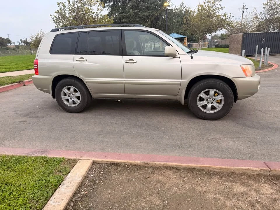 2002 Toyota Highlander - Image 3 of 4