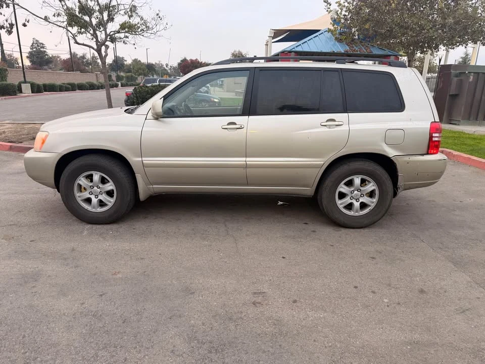 2002 Toyota Highlander - Image 2 of 4
