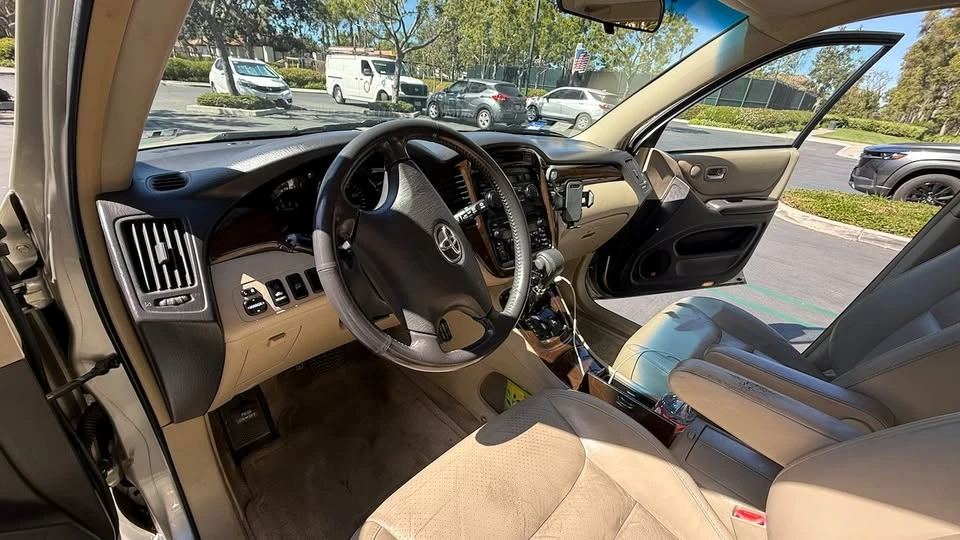 2002 Toyota Highlander - Image 8 of 18