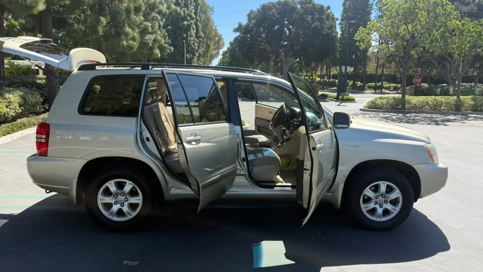 2002 Toyota Highlander - Image 5 of 18
