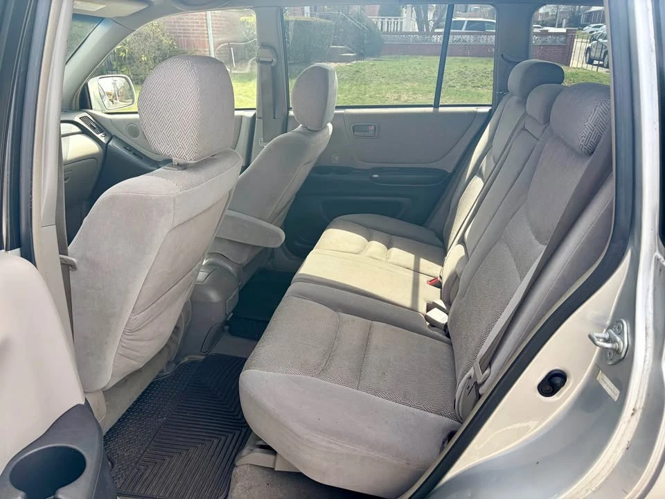 2002 Toyota Highlander - Image 8 of 11