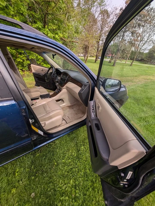 2002 Toyota Highlander - Image 9 of 19