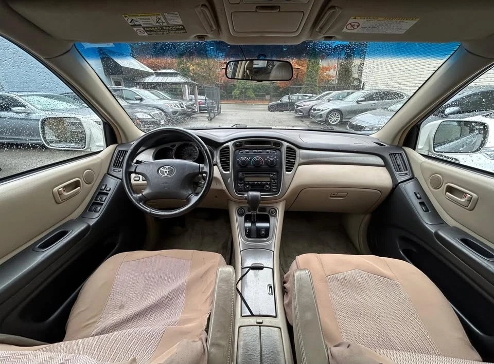2002 Toyota Highlander - Image 9 of 13