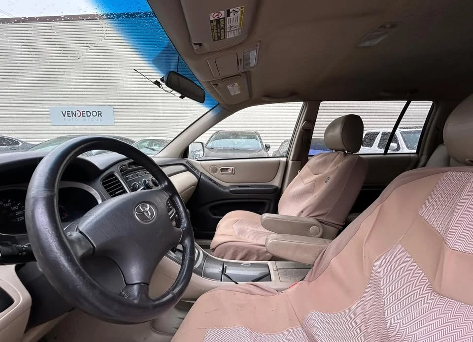 2002 Toyota Highlander - Image 10 of 13