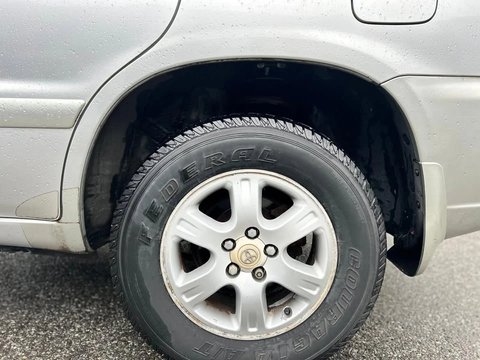 2002 Toyota Highlander - Image 8 of 13