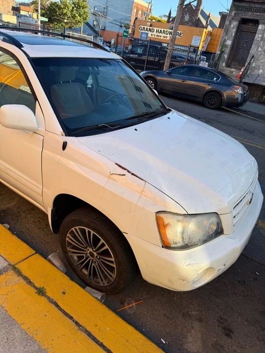 2002 Toyota Highlander - Image 2 of 4