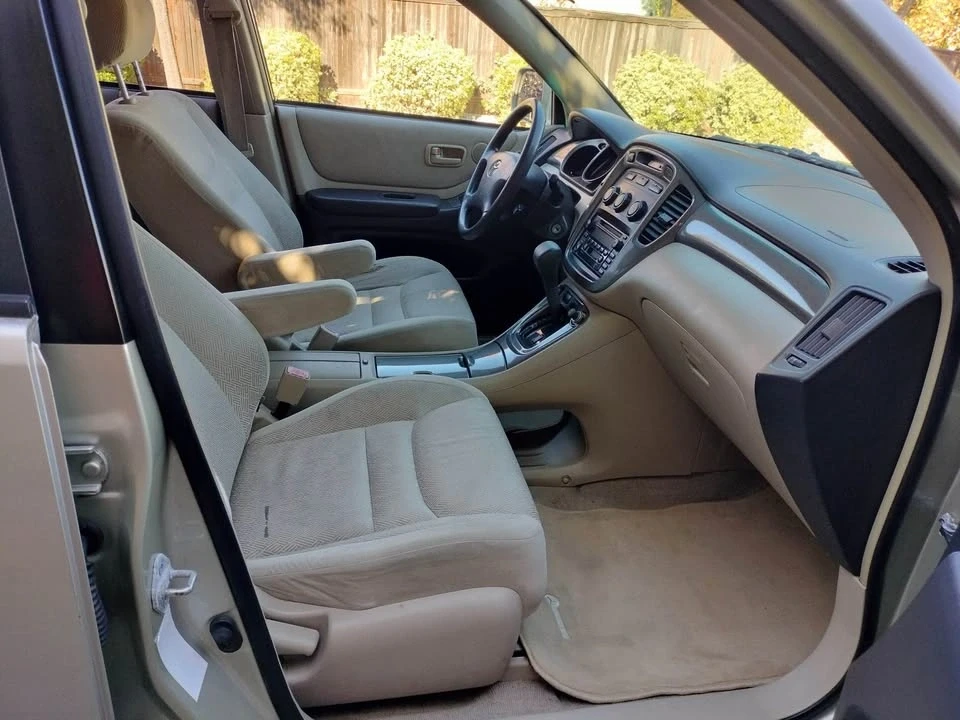 2002 Toyota Highlander - Image 8 of 12