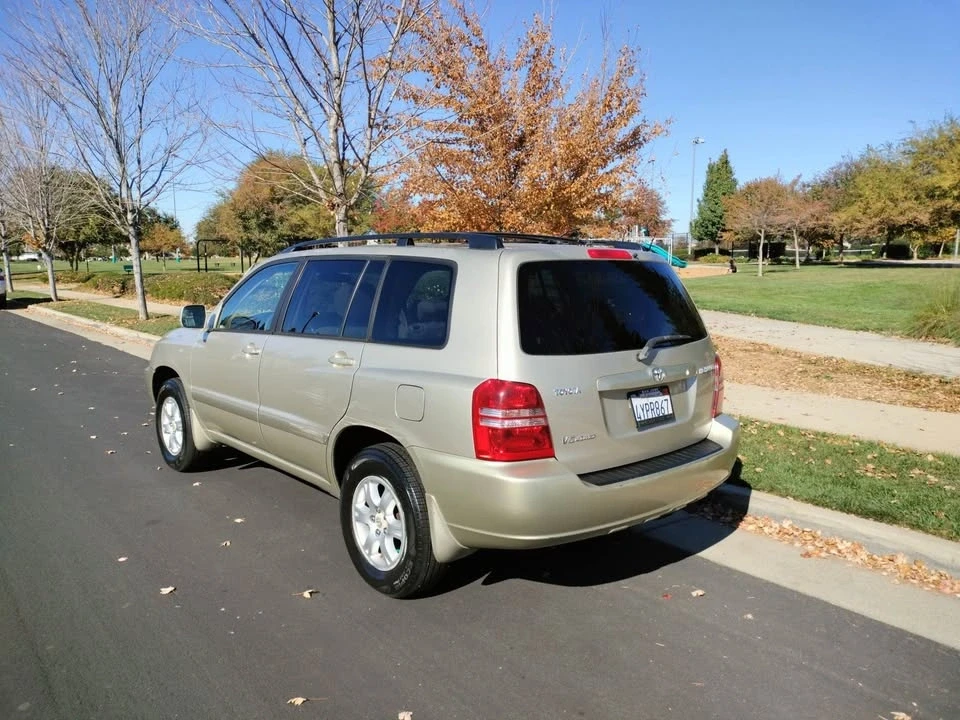 2002 Toyota Highlander - Image 3 of 12