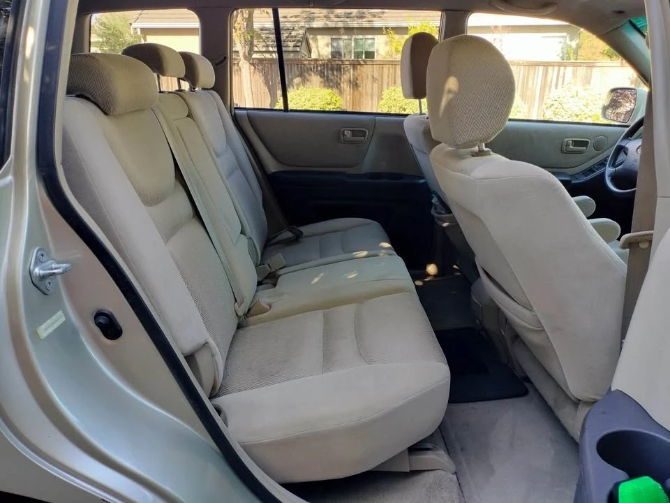 2002 Toyota Highlander - Image 10 of 12