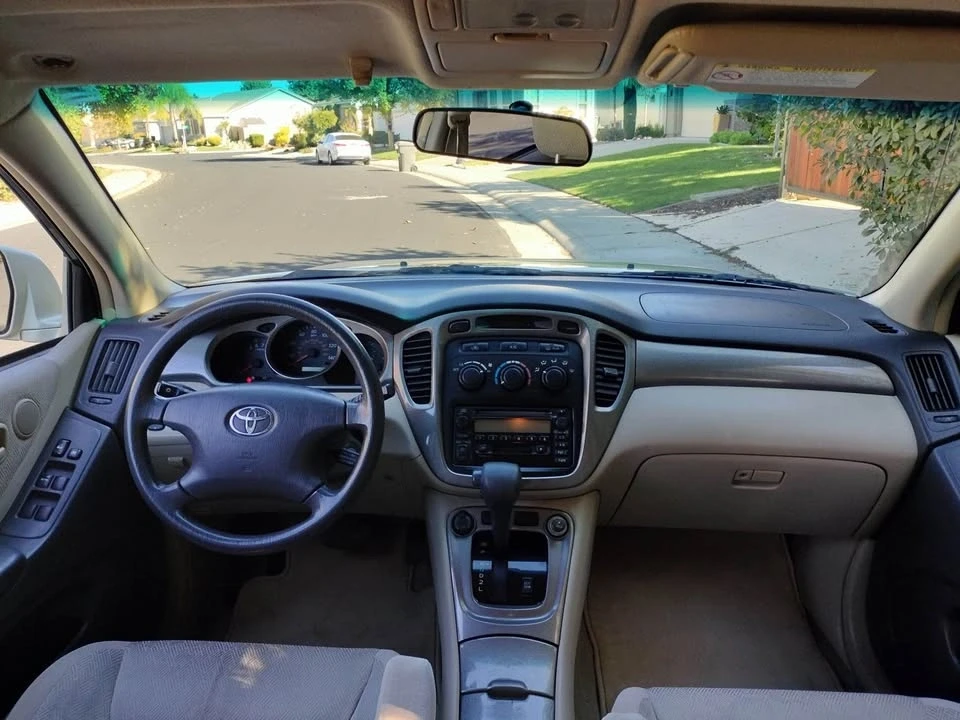 2002 Toyota Highlander - Image 9 of 12