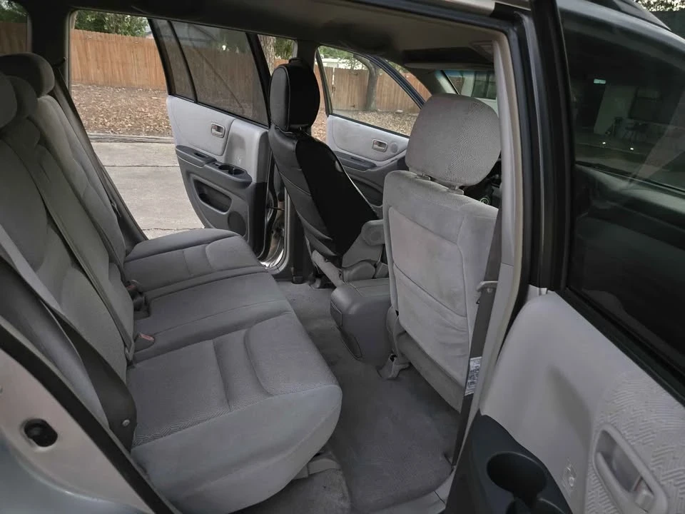 2002 Toyota Highlander - Image 9 of 14