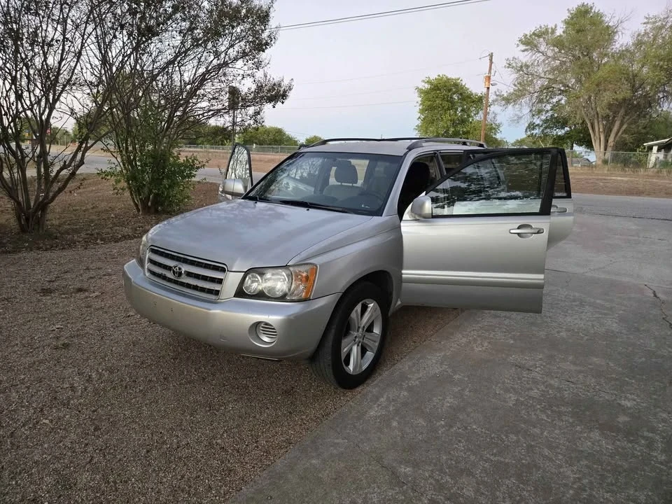 2002 Toyota Highlander - Image 2 of 14