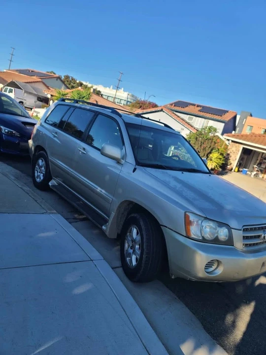 2002 Toyota Highlander - Image 2 of 7