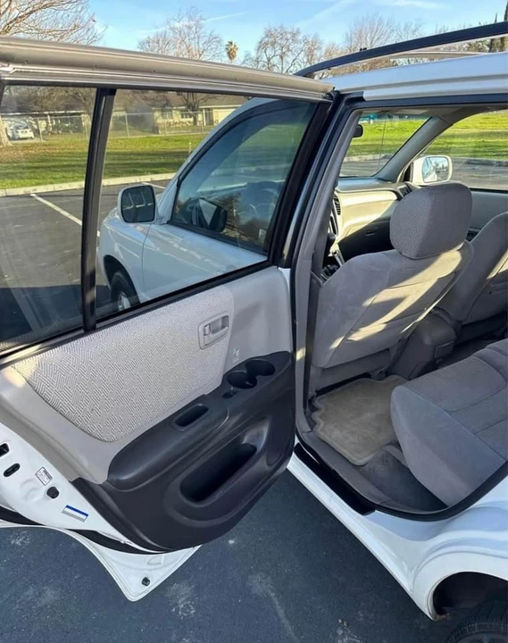2002 Toyota Highlander - Image 11 of 12