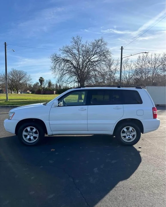2002 Toyota Highlander - Image 8 of 12