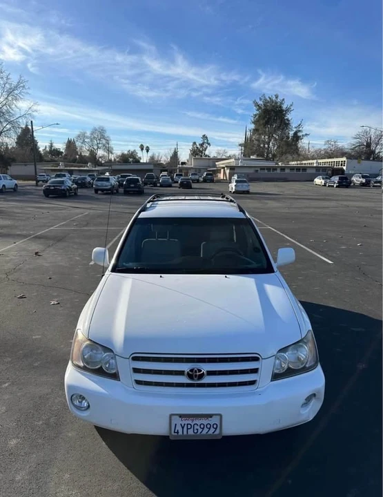 2002 Toyota Highlander - Image 2 of 12