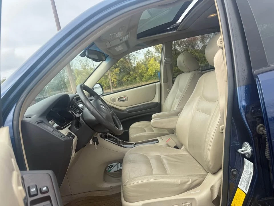 2002 Toyota Highlander - Image 13 of 18