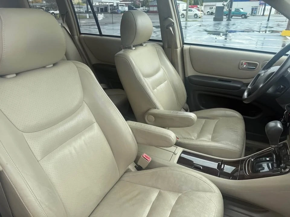2002 Toyota Highlander - Image 8 of 18