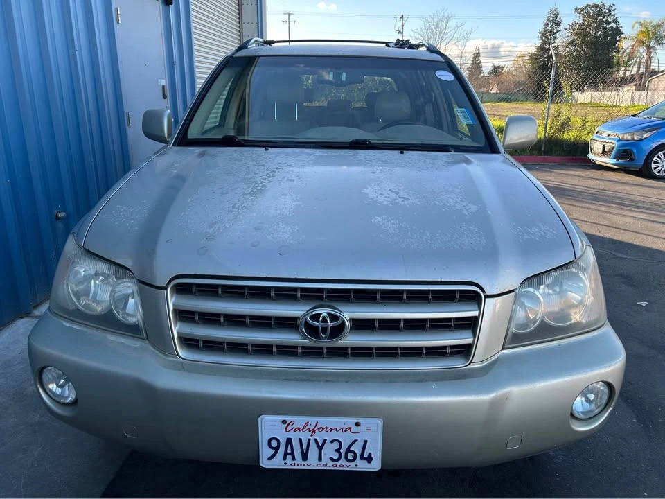 2002 Toyota Highlander - Image 2 of 9