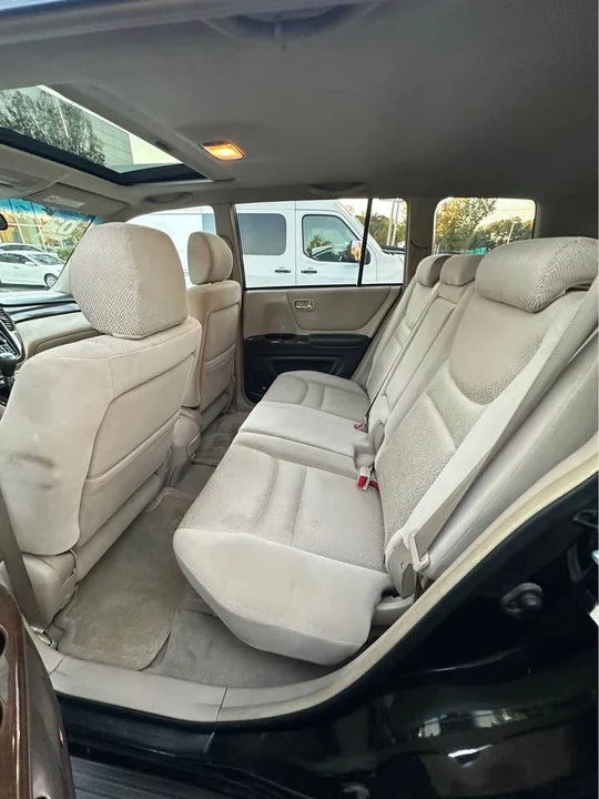 2002 Toyota Highlander - Image 9 of 14