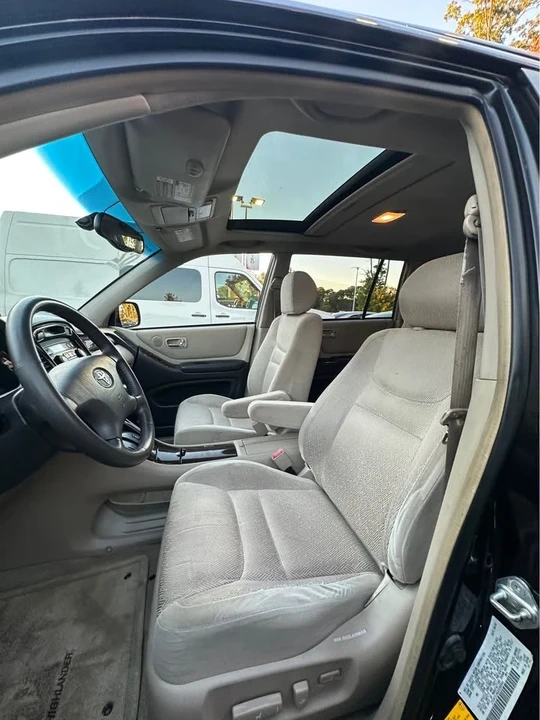 2002 Toyota Highlander - Image 11 of 14