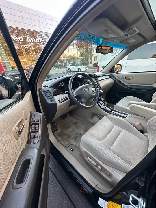 2002 Toyota Highlander - Image 10 of 14