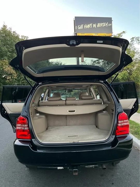 2002 Toyota Highlander - Image 12 of 19