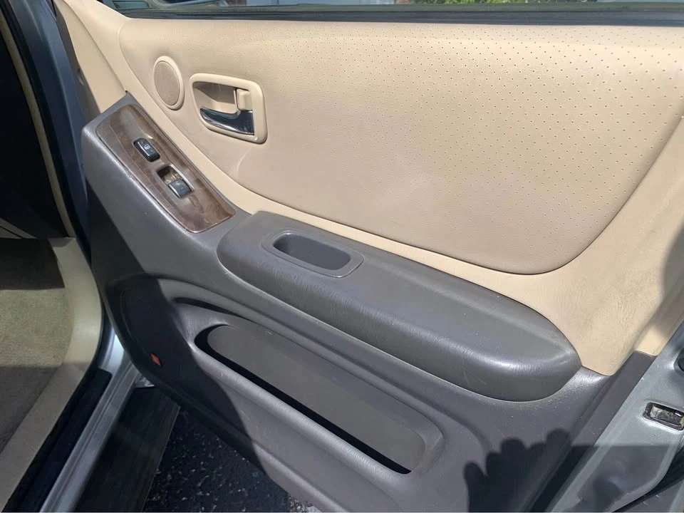 2002 Toyota Highlander - Image 10 of 11