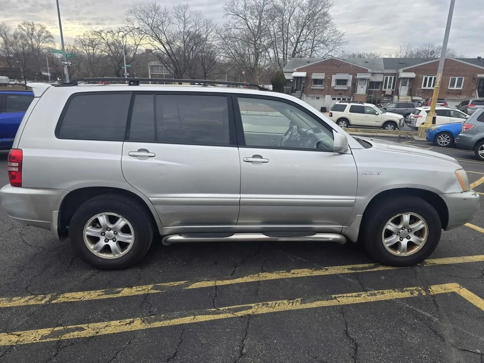 2002 Toyota Highlander - Image 2 of 7