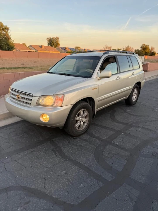 2002 Toyota Highlander - Image 2 of 11