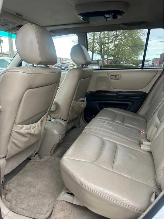 2002 Toyota Highlander - Image 6 of 12