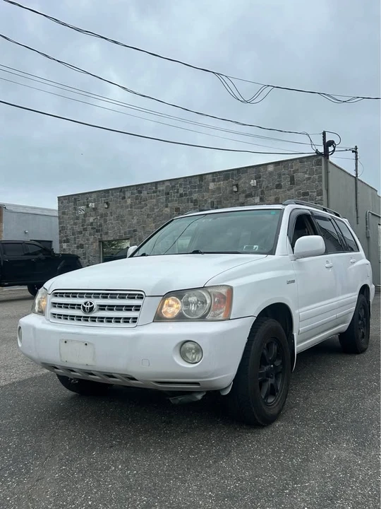 2002 Toyota Highlander - Image 2 of 12