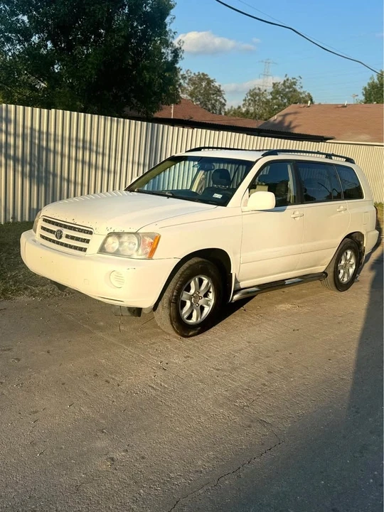 2002 Toyota Highlander - Image 2 of 16
