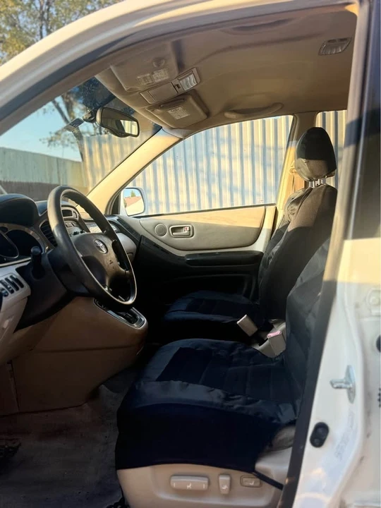 2002 Toyota Highlander - Image 12 of 16