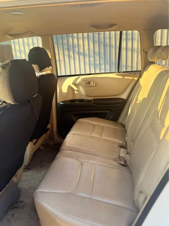 2002 Toyota Highlander - Image 14 of 16