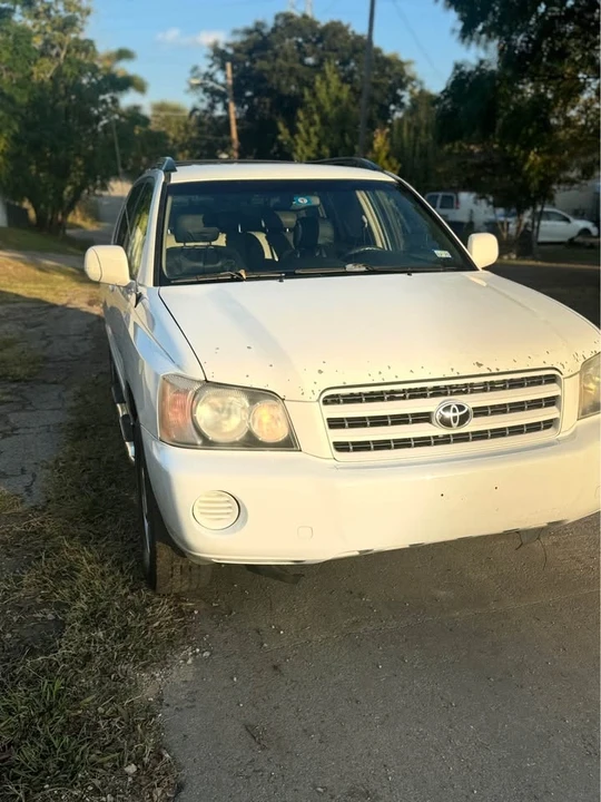 2002 Toyota Highlander - Image 11 of 16