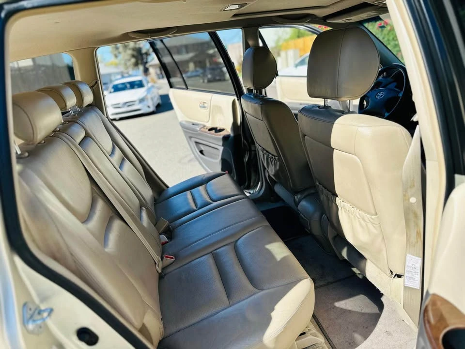 2002 Toyota Highlander - Image 10 of 15