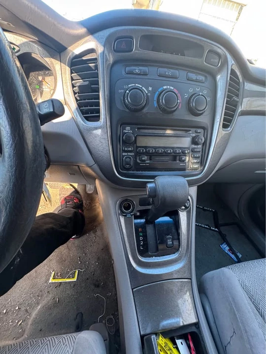 2002 Toyota Highlander - Image 15 of 20