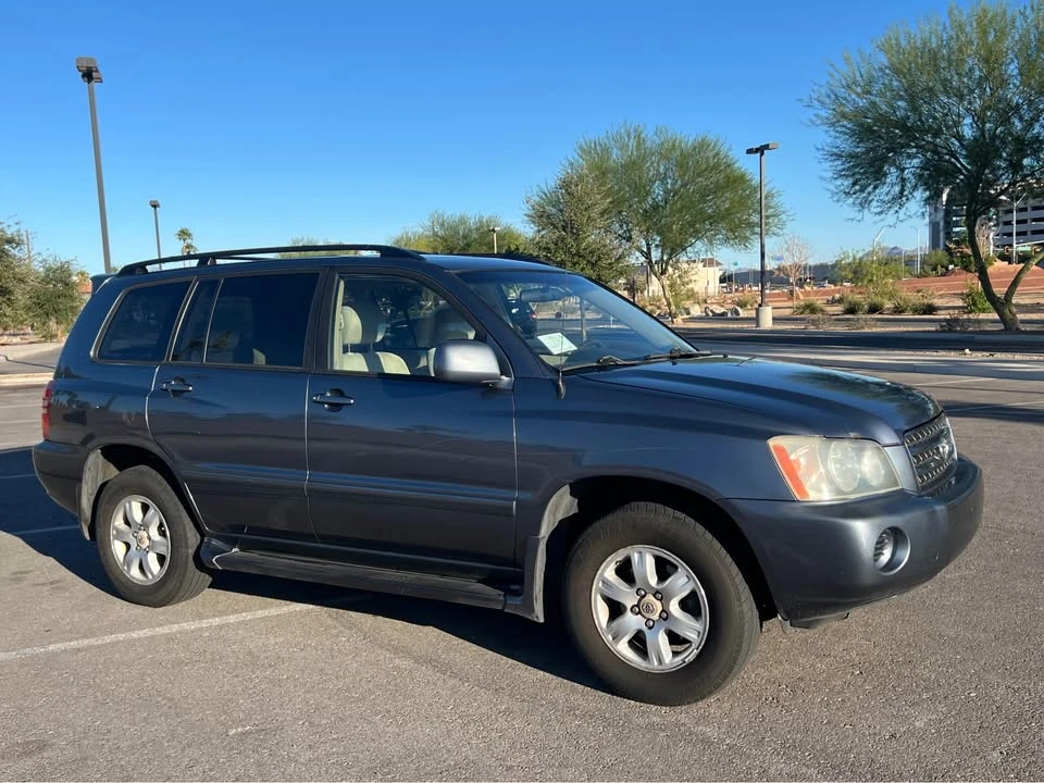 2002 Toyota Highlander - Image 2 of 10