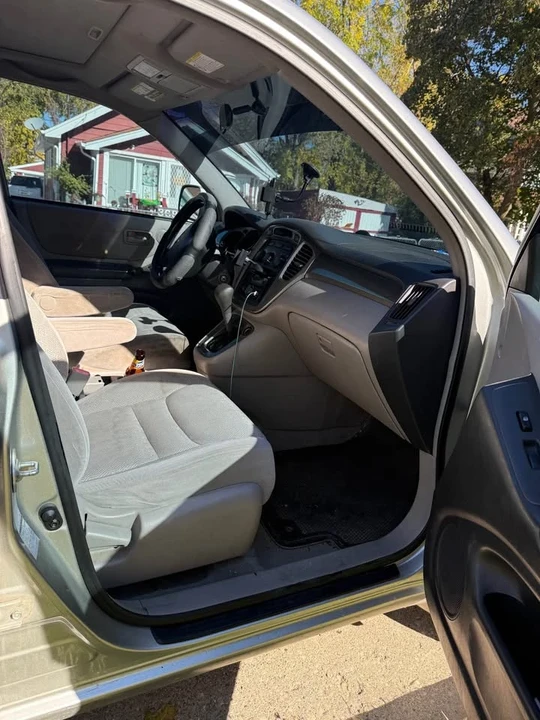 2002 Toyota Highlander - Image 5 of 9