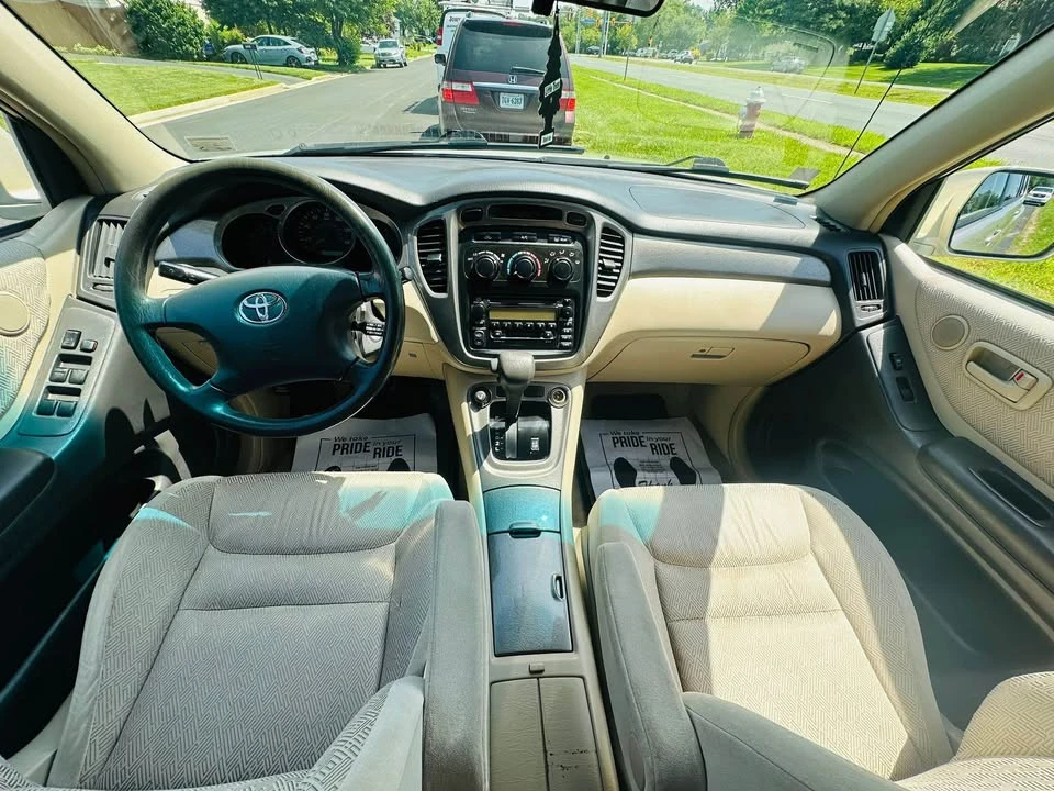 2002 Toyota Highlander - Image 9 of 13