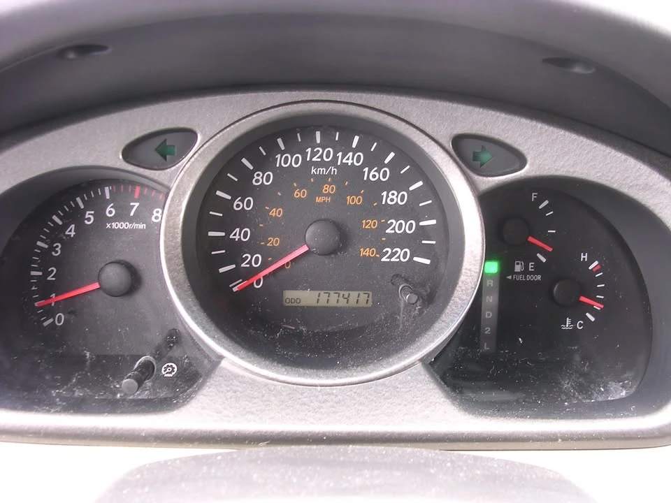 2002 Toyota Highlander - Image 9 of 9