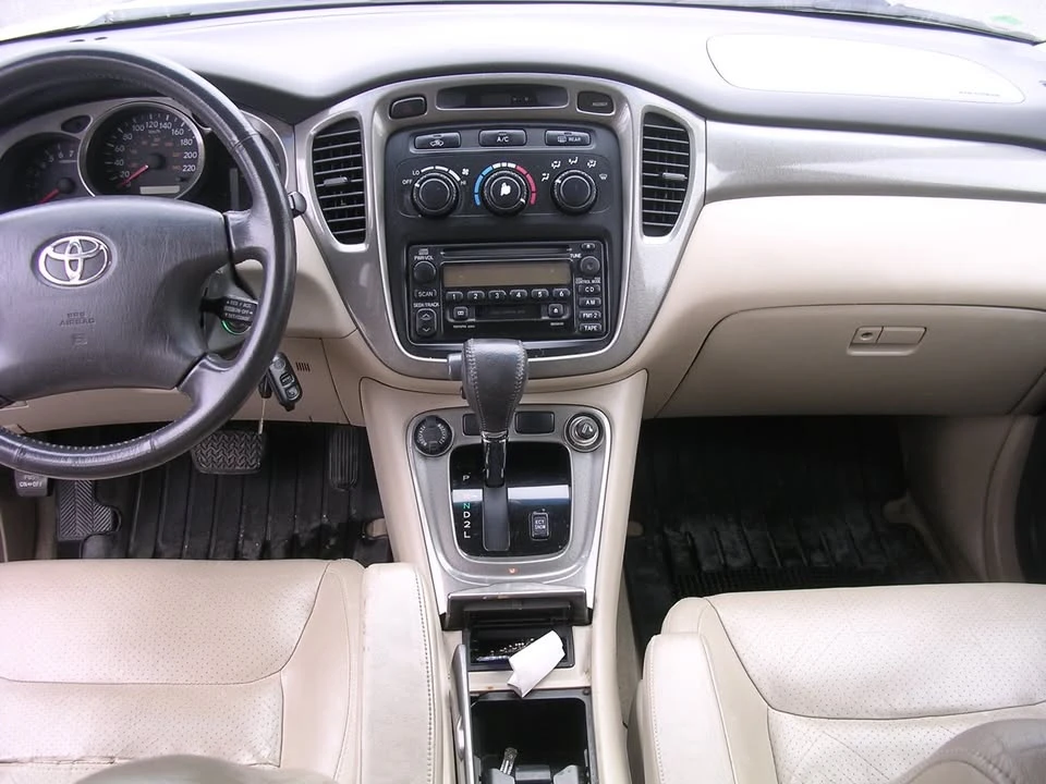 2002 Toyota Highlander - Image 7 of 9
