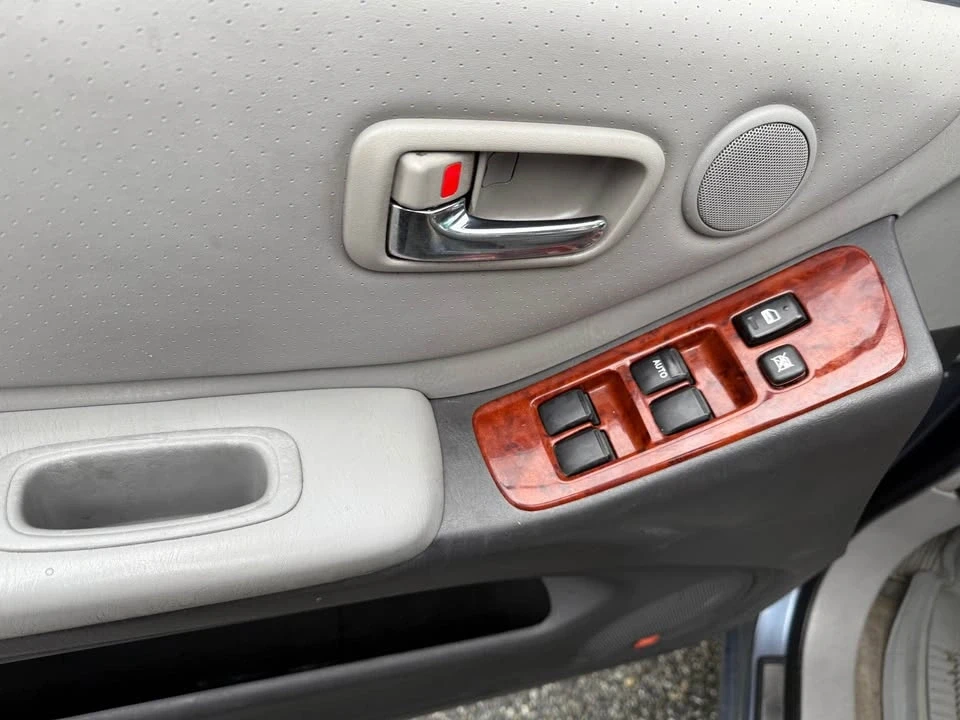 2002 Toyota Highlander - Image 13 of 19
